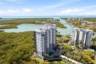 425 Cove Tower DR 1002, Naples, FL 34110