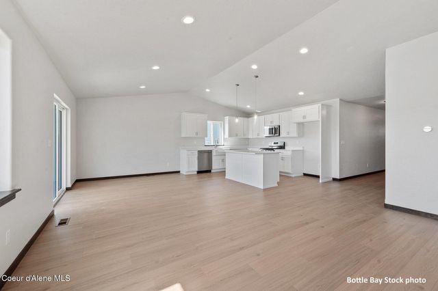 11834 N ENTWISTLE WAY, Rathdrum, ID 83858