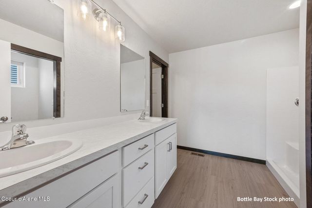 11834 N ENTWISTLE WAY, Rathdrum, ID 83858