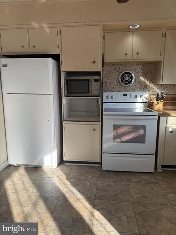 190 DARR AVE, Carlisle, PA 17013