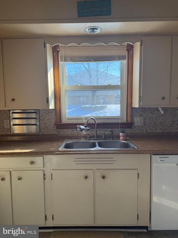 190 DARR AVE, Carlisle, PA 17013