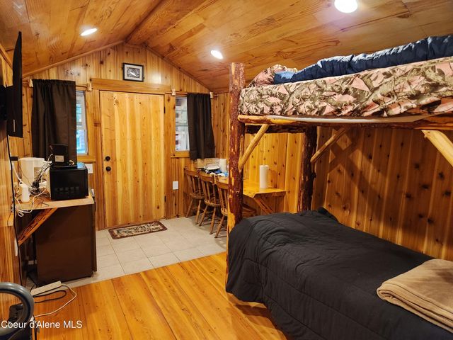 57 & 59 W Dolly Varden Ave, Bayview, ID 83803