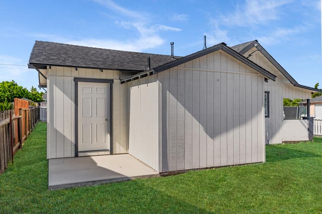 6301 Palmer Ave, Riverbank, CA 95367