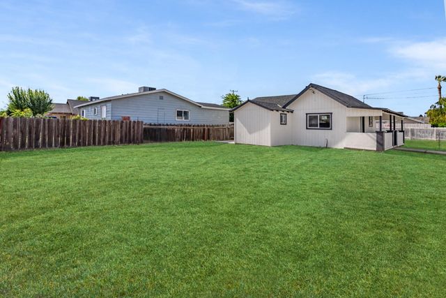 6301 Palmer Ave, Riverbank, CA 95367