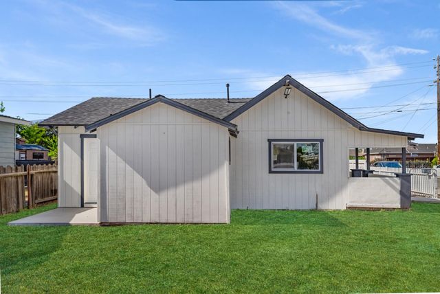 6301 Palmer Ave, Riverbank, CA 95367