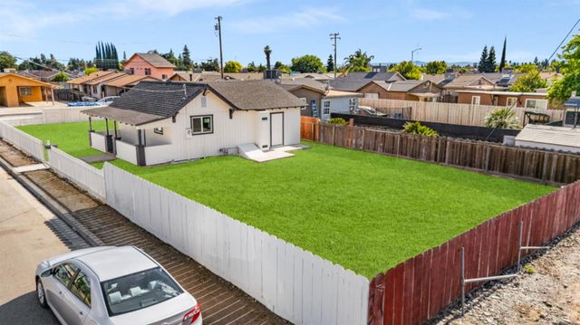 6301 Palmer Ave, Riverbank, CA 95367