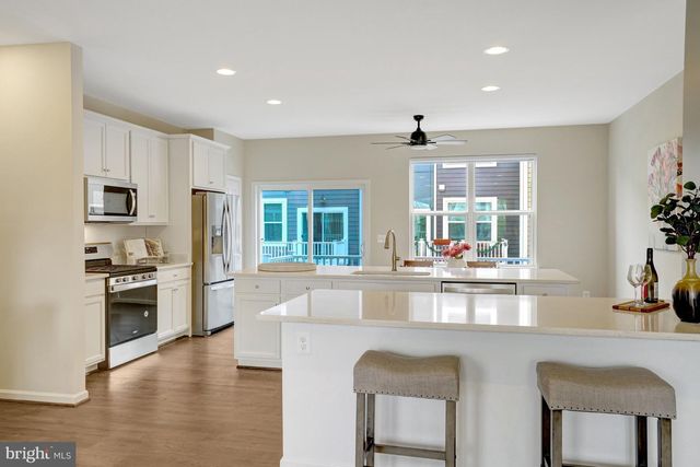 8374 SALLYPORT ST, Lorton, VA 22079