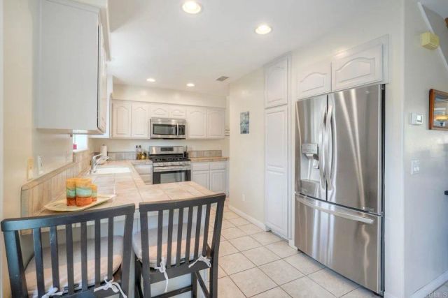 217 Sanford Street, Encinitas, CA 92024