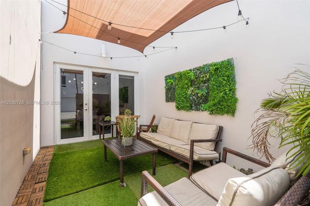 10545 NW 63rd Ter, Doral, FL 33178