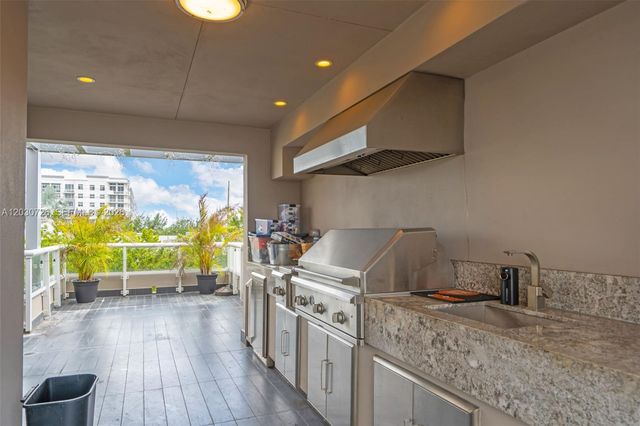 10545 NW 63rd Ter, Doral, FL 33178