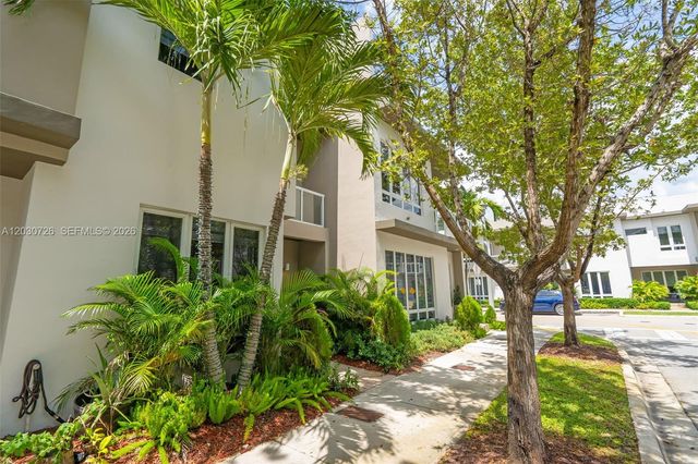 10545 NW 63rd Ter, Doral, FL 33178