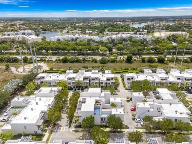 10545 NW 63rd Ter, Doral, FL 33178