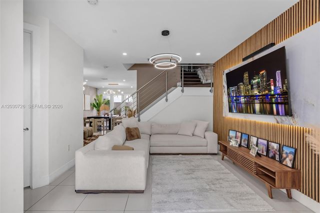 10545 NW 63rd Ter, Doral, FL 33178