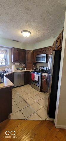 23 Turnberry Circle, Greenwood, IN 46143