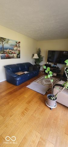 23 Turnberry Circle, Greenwood, IN 46143