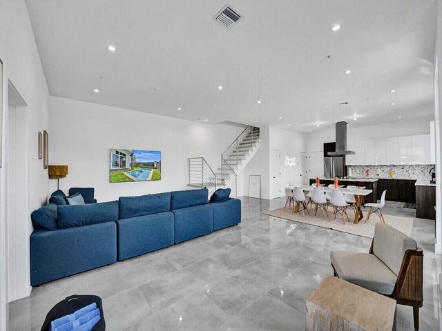 1220 NE 15th Avenue, Fort Lauderdale, FL 33304