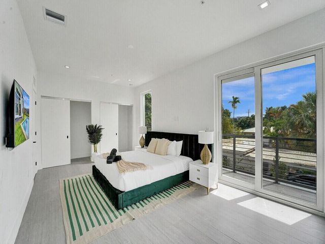 1220 NE 15th Avenue, Fort Lauderdale, FL 33304