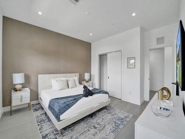 1220 NE 15th Avenue, Fort Lauderdale, FL 33304