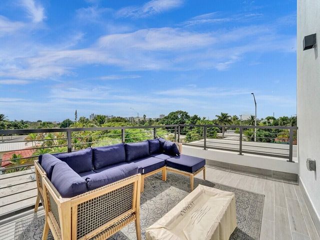 1220 NE 15th Avenue, Fort Lauderdale, FL 33304