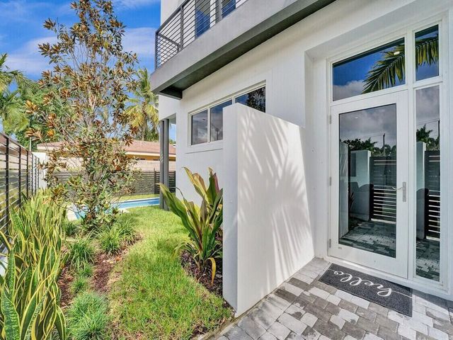 1220 NE 15th Avenue, Fort Lauderdale, FL 33304