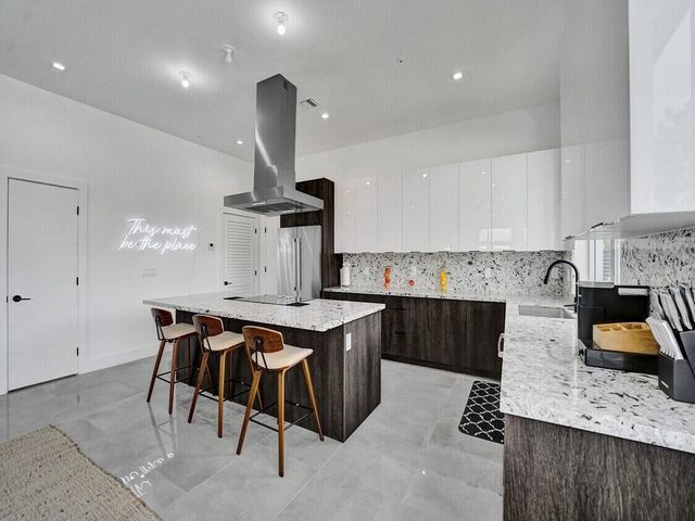 1220 NE 15th Avenue, Fort Lauderdale, FL 33304