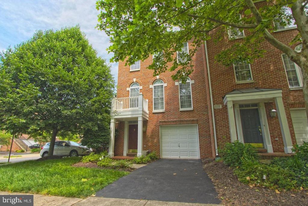 4227 UPPER PARK DR, Fairfax, VA 22030