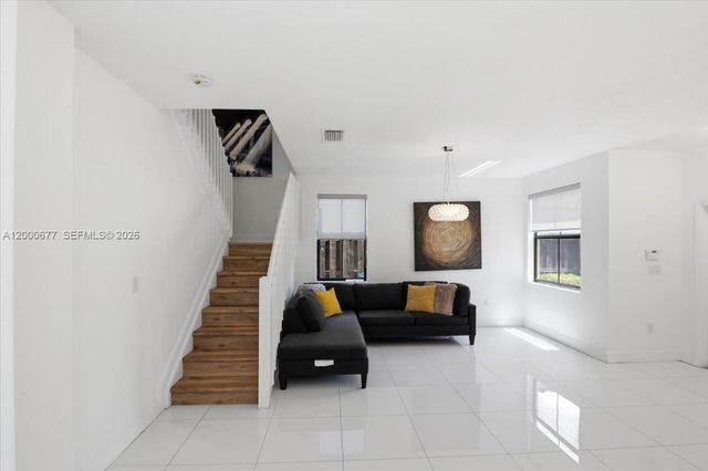 9777 NW 8th Ter 0, Miami, FL 33172