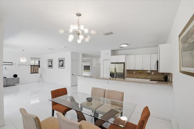 9777 NW 8th Ter 0, Miami, FL 33172