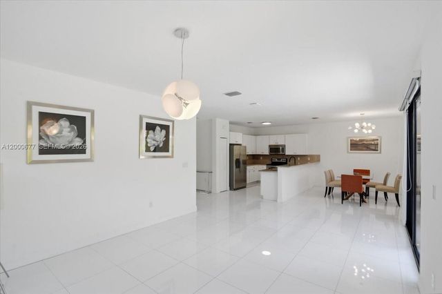 9777 NW 8th Ter 0, Miami, FL 33172