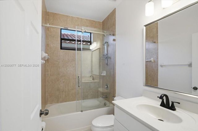 9777 NW 8th Ter 0, Miami, FL 33172