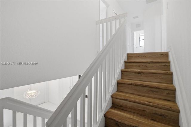 9777 NW 8th Ter 0, Miami, FL 33172