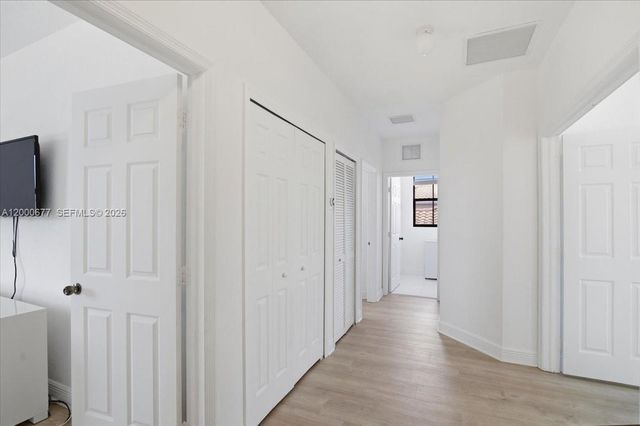 9777 NW 8th Ter 0, Miami, FL 33172