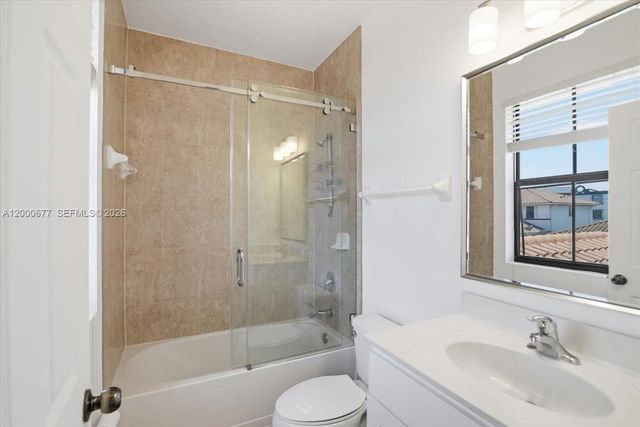 9777 NW 8th Ter 0, Miami, FL 33172