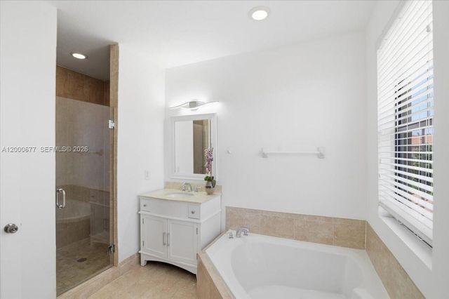 9777 NW 8th Ter 0, Miami, FL 33172