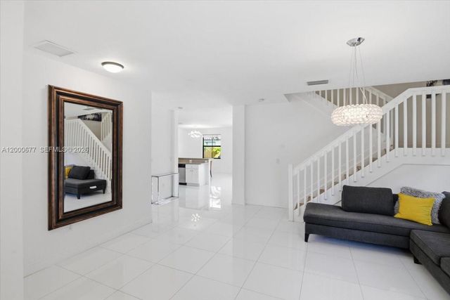 9777 NW 8th Ter 0, Miami, FL 33172