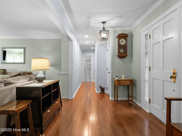 113 Fairway Dr W Drive W, Morehead City, NC 28557