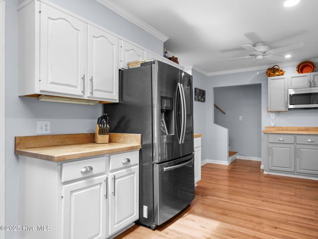 113 Fairway Dr W Drive W, Morehead City, NC 28557