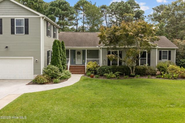 113 Fairway Dr W Drive W, Morehead City, NC 28557
