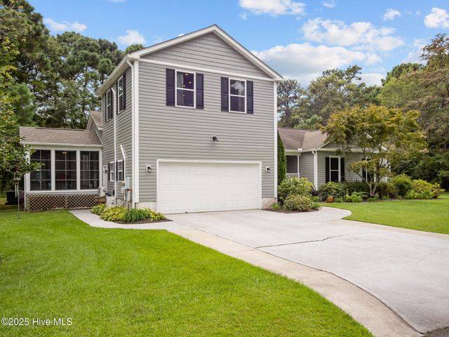 113 Fairway Dr W Drive W, Morehead City, NC 28557