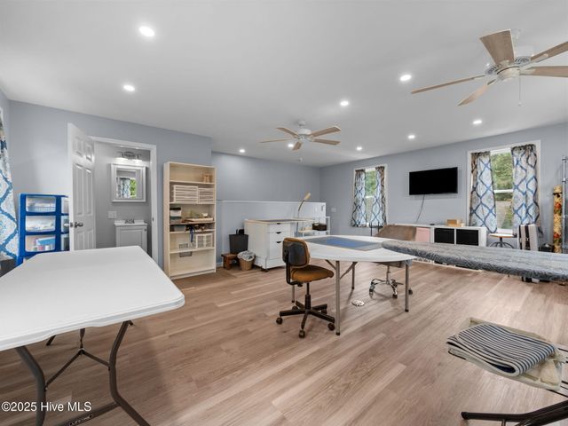 113 Fairway Dr W Drive W, Morehead City, NC 28557