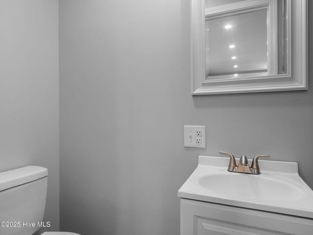 113 Fairway Dr W Drive W, Morehead City, NC 28557