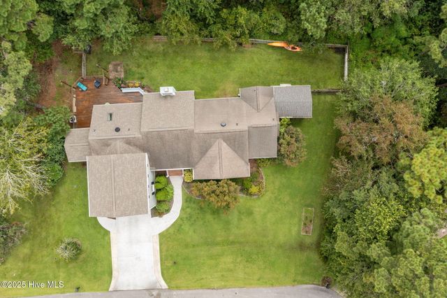 113 Fairway Dr W Drive W, Morehead City, NC 28557