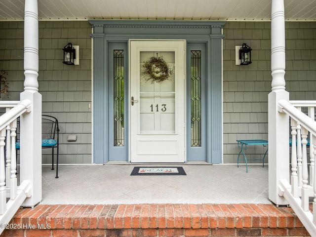 113 Fairway Dr W Drive W, Morehead City, NC 28557