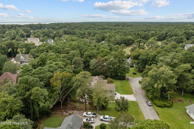 113 Fairway Dr W Drive W, Morehead City, NC 28557