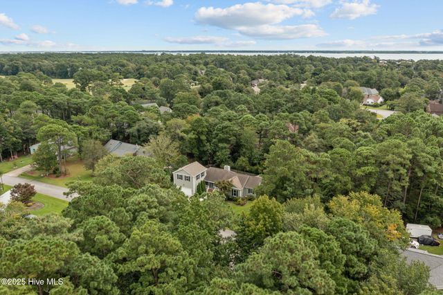 113 Fairway Dr W Drive W, Morehead City, NC 28557