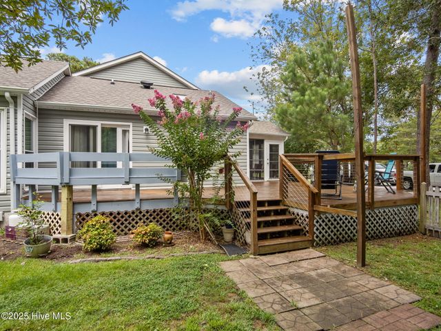 113 Fairway Dr W Drive W, Morehead City, NC 28557