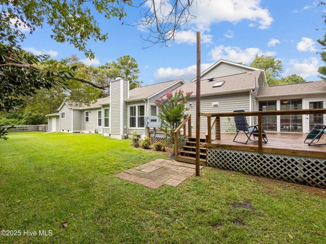 113 Fairway Dr W Drive W, Morehead City, NC 28557