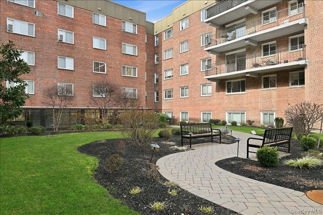 200 Atlantic Avenue 107, Lynbrook, NY 11563