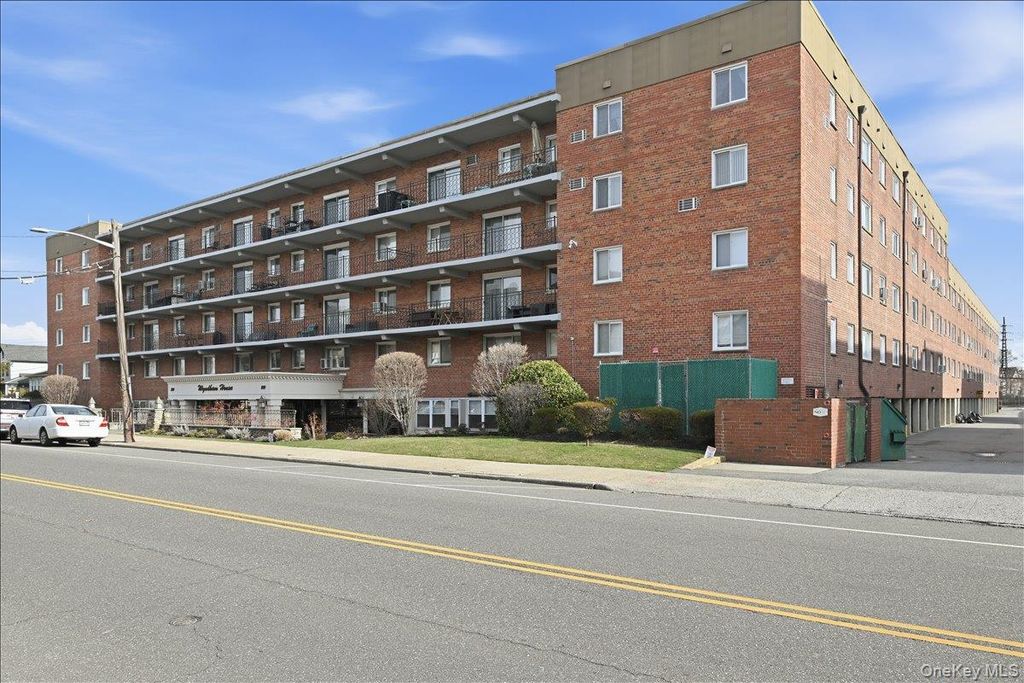 200 Atlantic Avenue 107, Lynbrook, NY 11563 — photo 4
