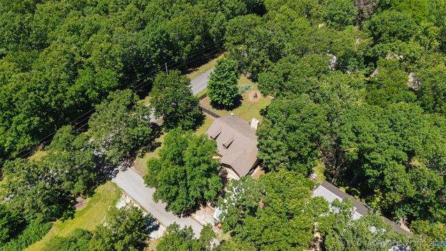 62820 E 312 Road, Grove, OK 74344